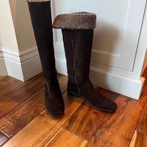 STUART WEITZMAN SUEDE Knee High Boots with Sherpa Lining (LIKE NEW CONDITION)
